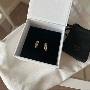 Mejuri Croissant Dôme Hoops